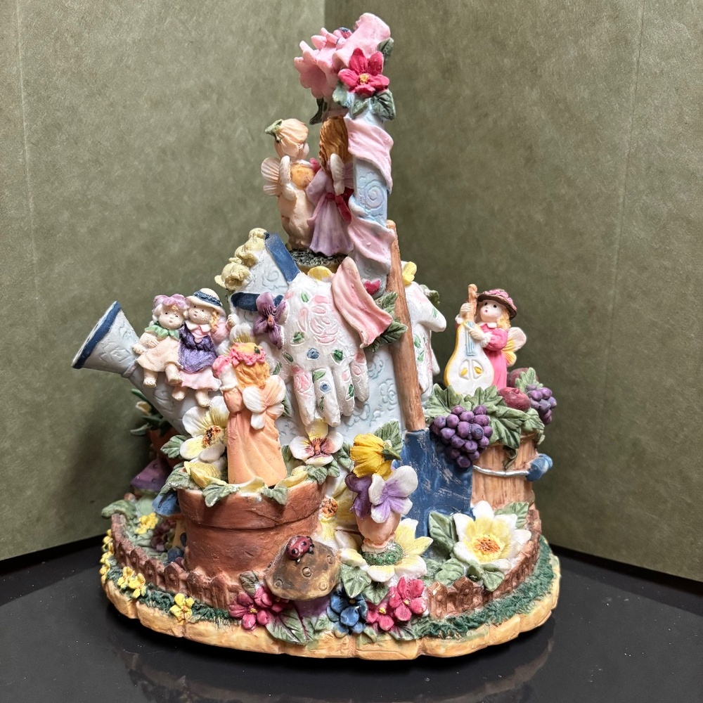 Classic Treasures Musical Sculpture